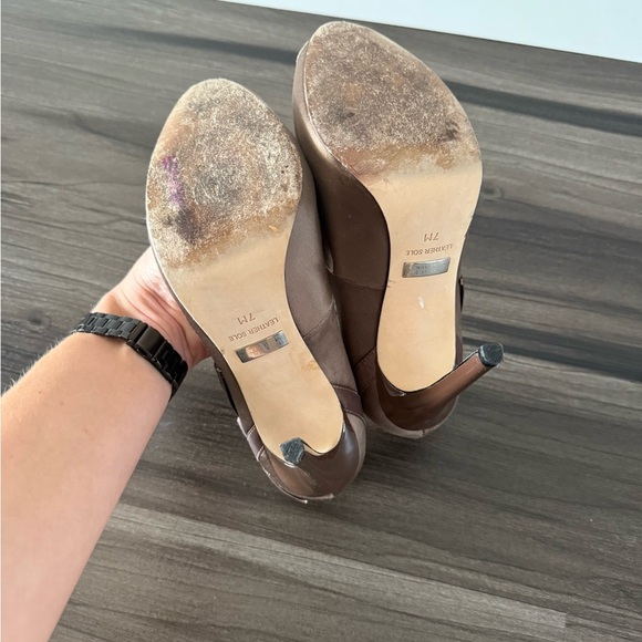 Badgley Mischka Satin Brown Peep-Toe Heels - Picture 8 of 8